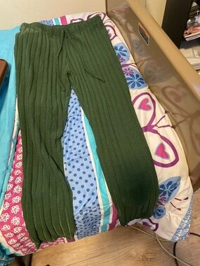 Ribbed Knit Drawstring Leggings — Olive Green